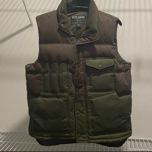 Filson Down Cruiser Vest in otter green size small